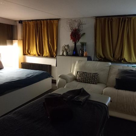 Nice And Cosy Place With Jacuzzi And Sauna To Relax In The Centre Of Anversa Esterno foto