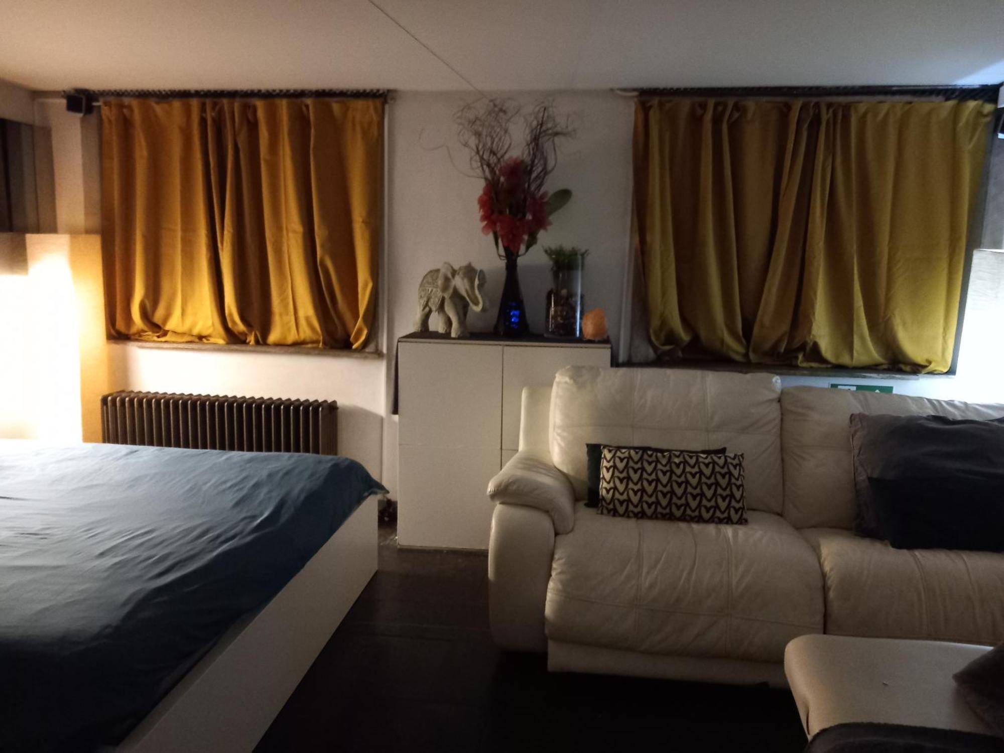 Nice And Cosy Place With Jacuzzi And Sauna To Relax In The Centre Of Anversa Esterno foto