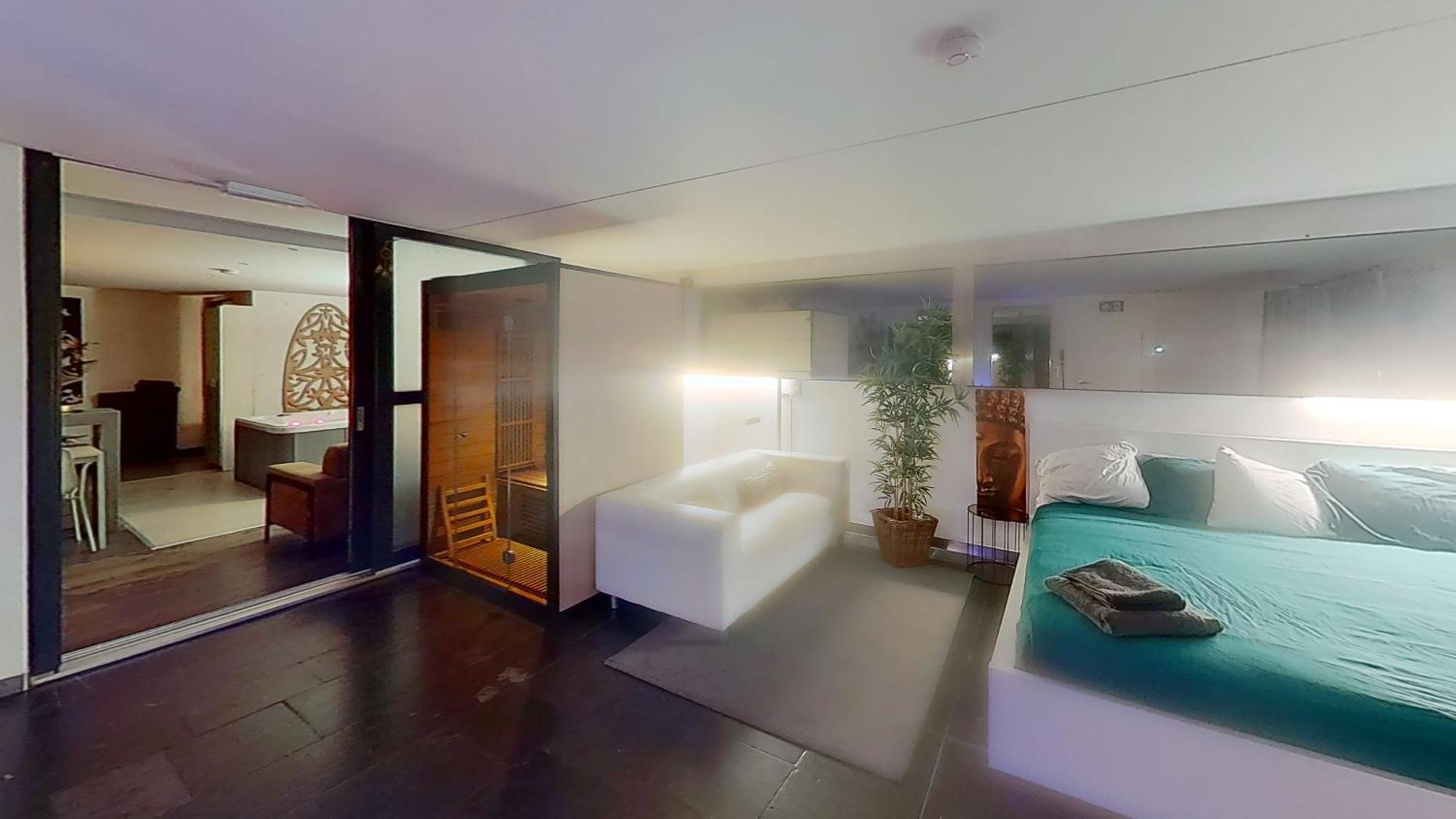 Nice And Cosy Place With Jacuzzi And Sauna To Relax In The Centre Of Anversa Esterno foto
